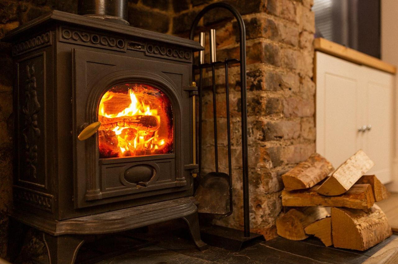 Stylish & Cosy Margate Escape With Hot Tub And Log Burner Dogs Welcome Ngoại thất bức ảnh