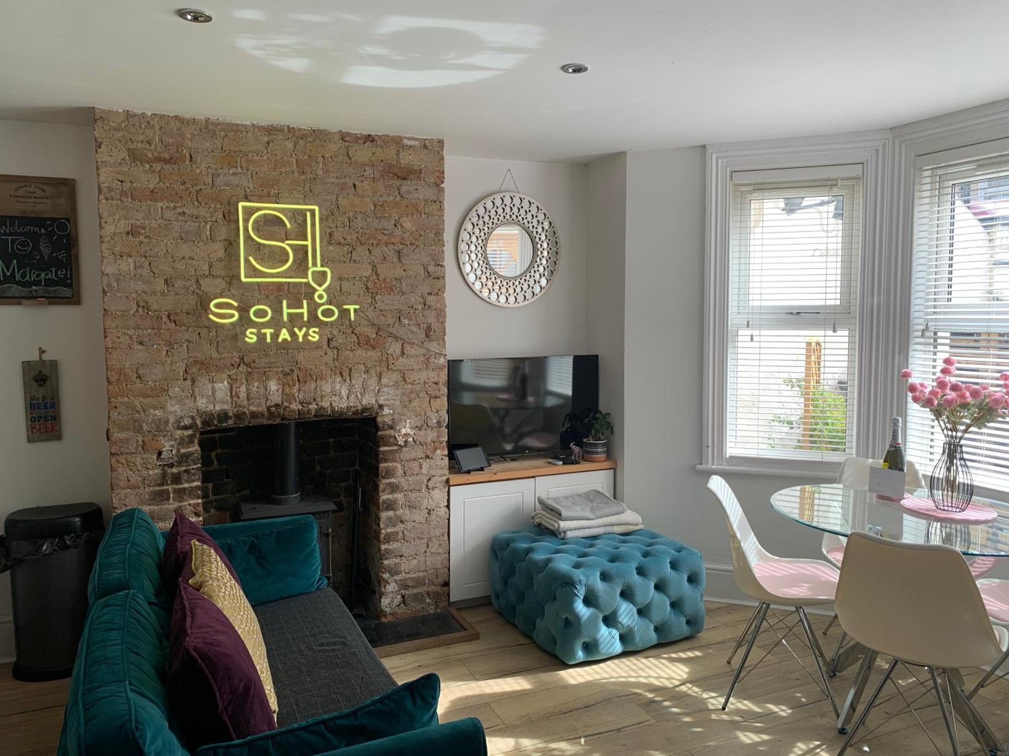 Stylish & Cosy Margate Escape With Hot Tub And Log Burner Dogs Welcome Ngoại thất bức ảnh